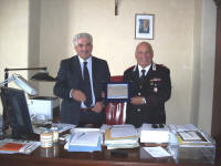 il Comandante dei carabinieri Giammarco Sottili, nellincontro di commiato con il Sindaco di Ariano Irpino, Antonio Mainiero